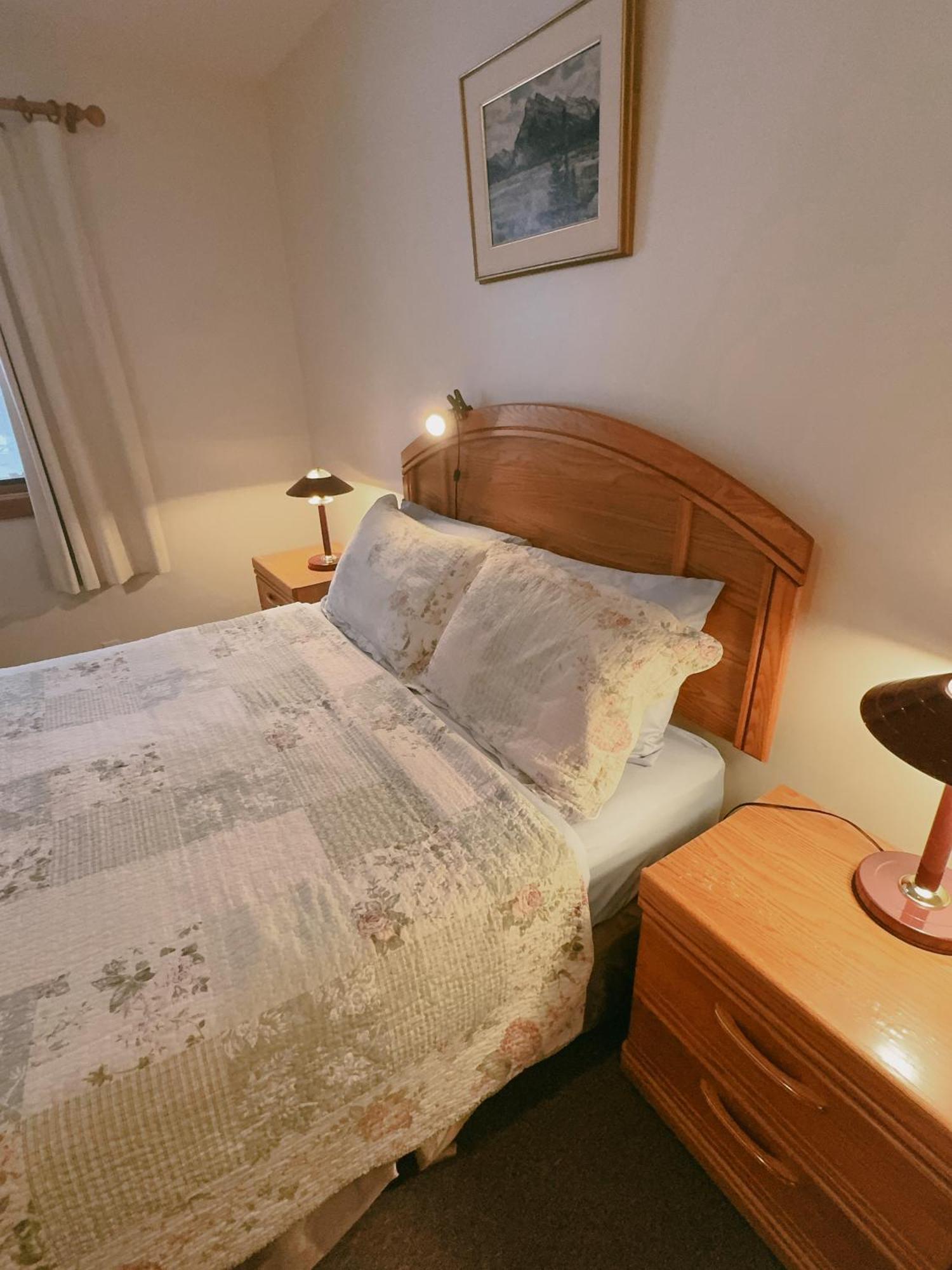 Alpine Meadows Lodge Golden Luaran gambar