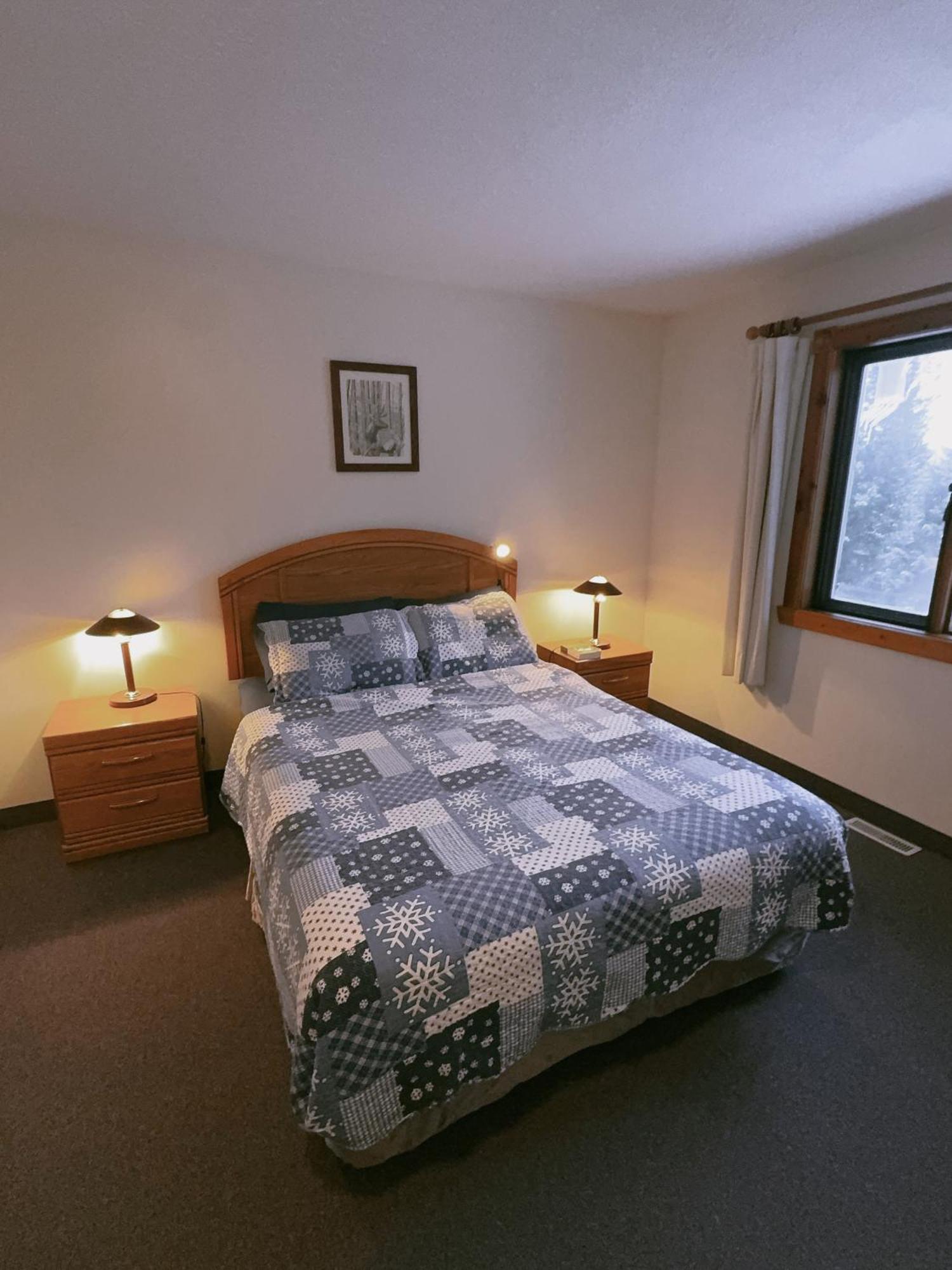 Alpine Meadows Lodge Golden Luaran gambar