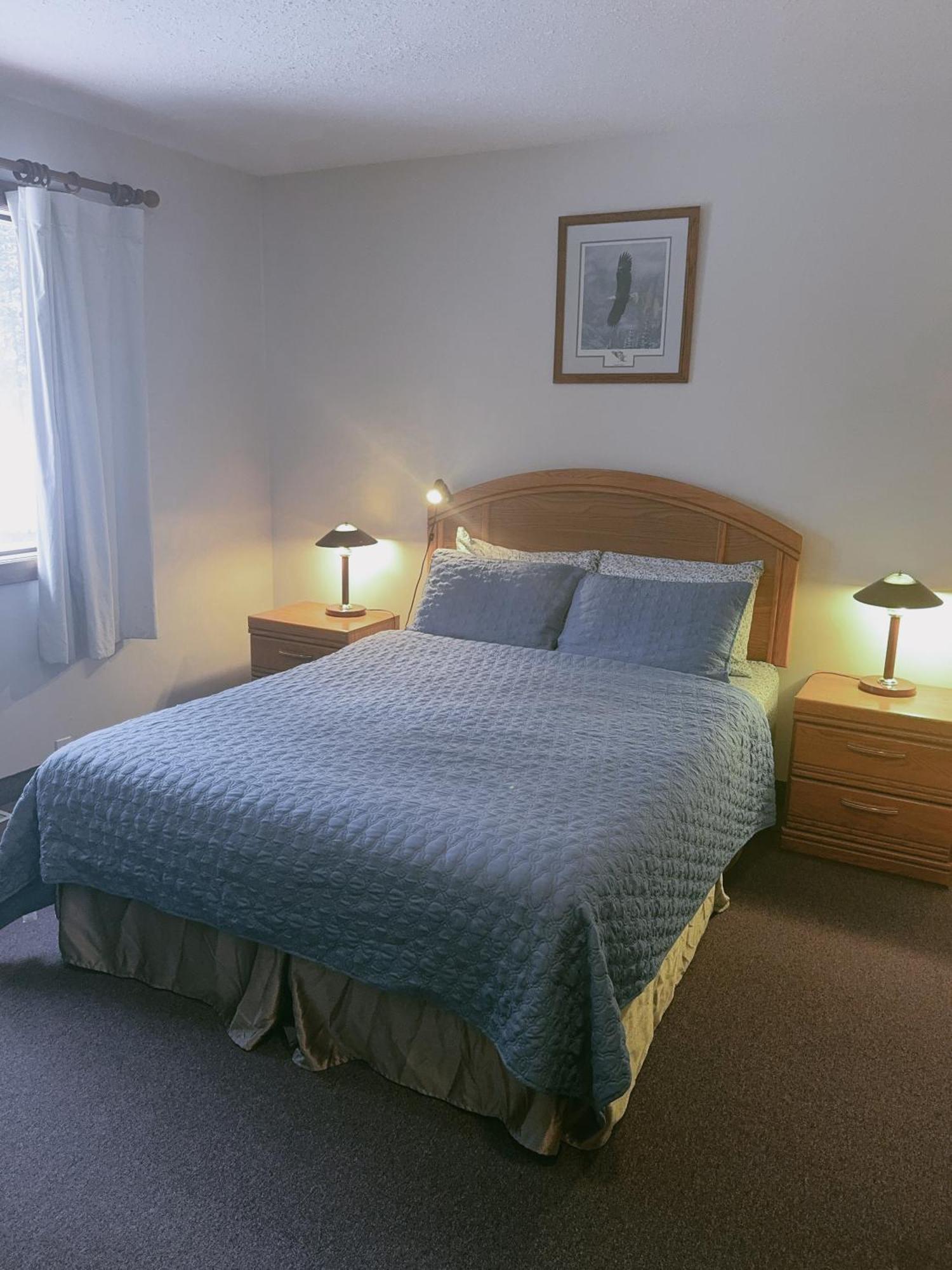 Alpine Meadows Lodge Golden Luaran gambar