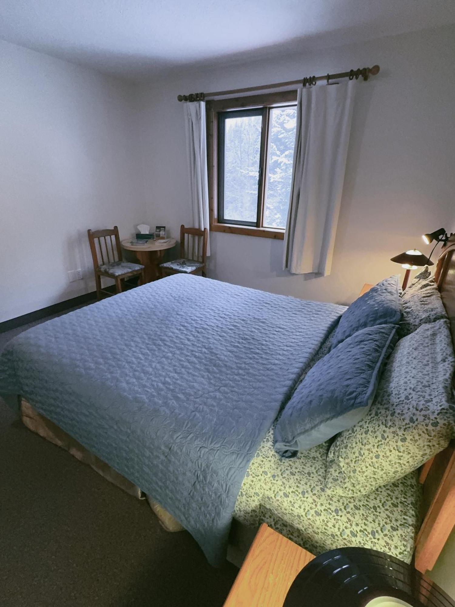 Alpine Meadows Lodge Golden Luaran gambar
