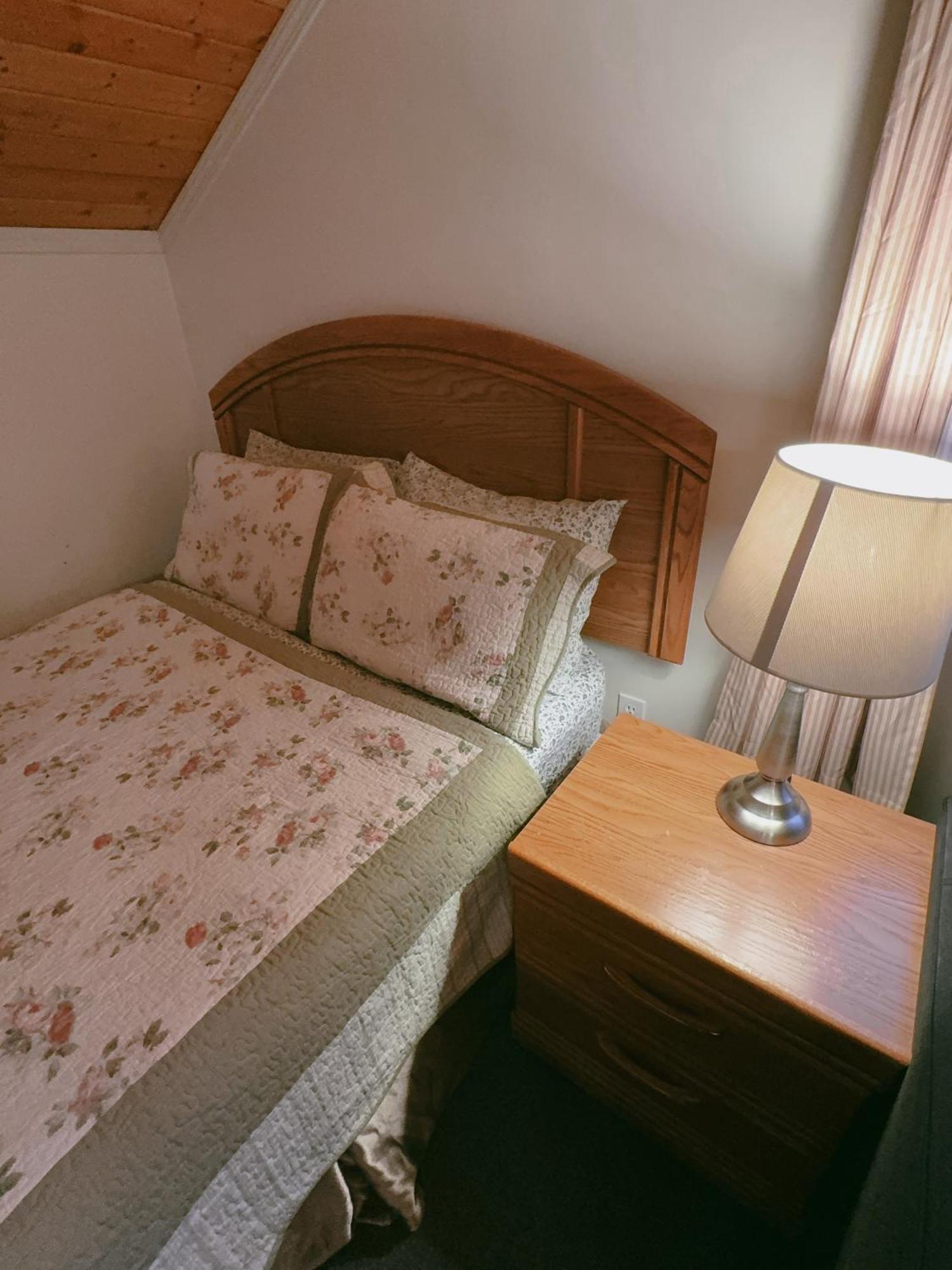 Alpine Meadows Lodge Golden Luaran gambar