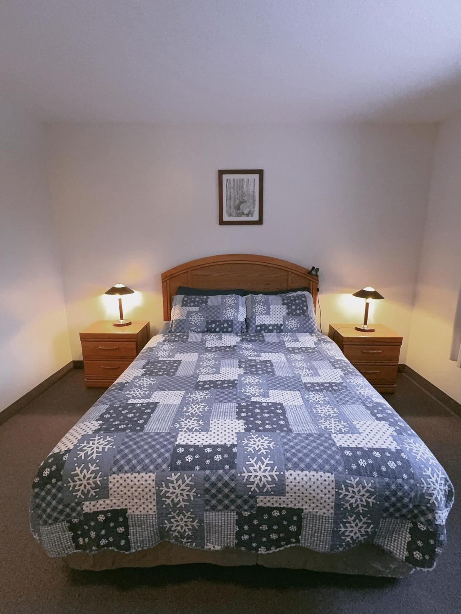 Alpine Meadows Lodge Golden Luaran gambar