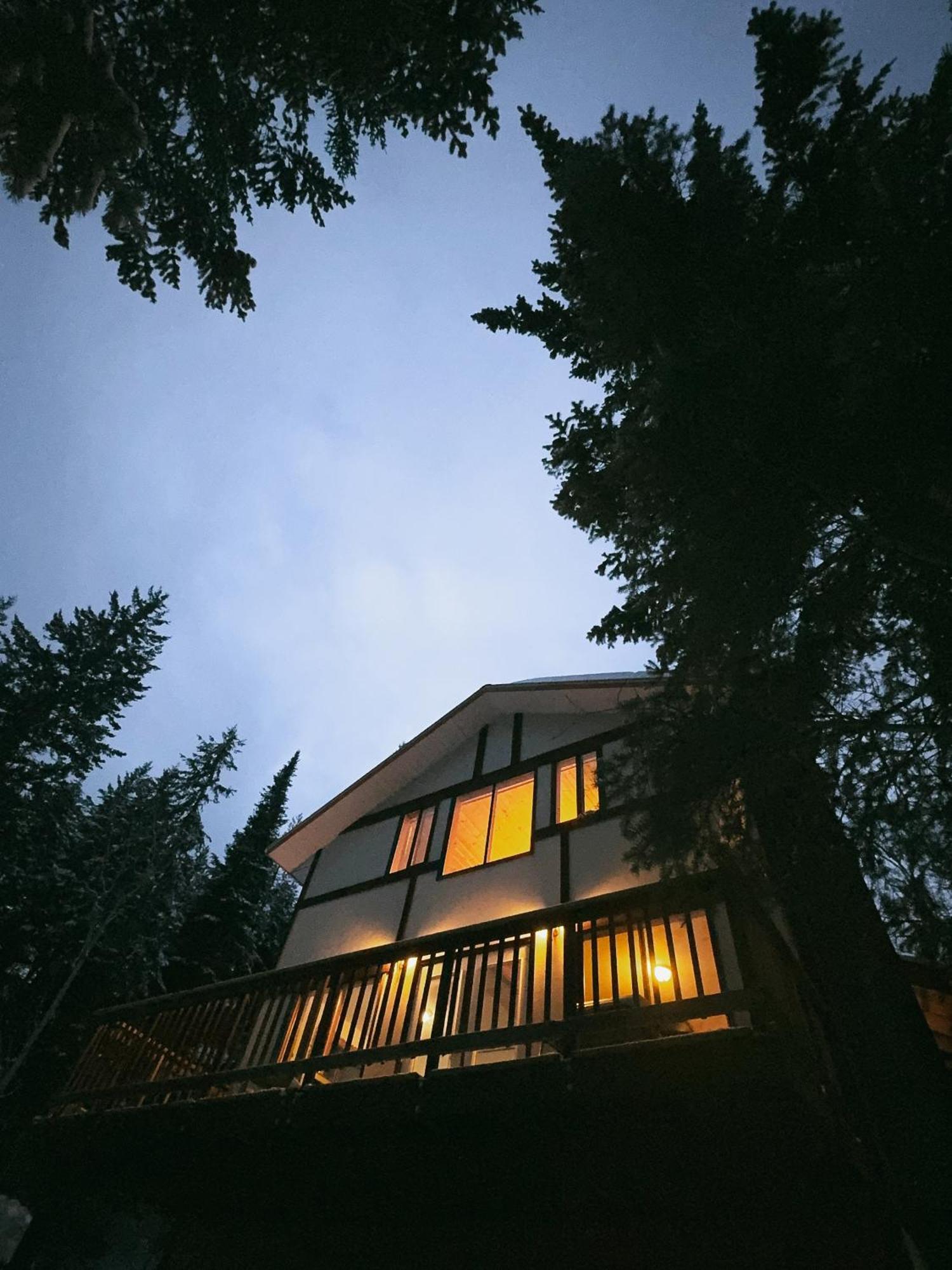 Alpine Meadows Lodge Golden Luaran gambar