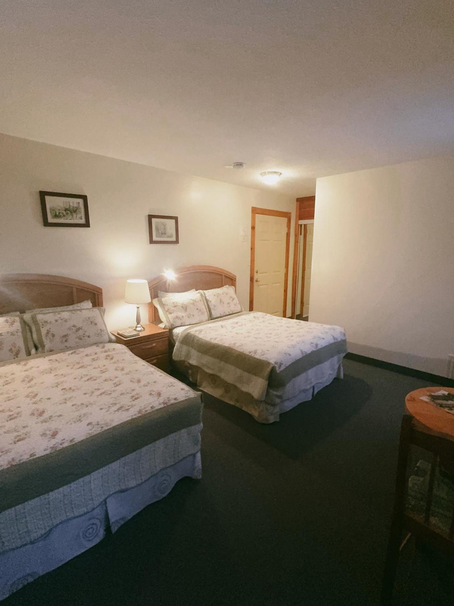 Alpine Meadows Lodge Golden Luaran gambar